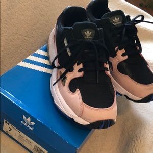 Adidas Falcon Sneaker